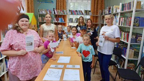 «Детям Донбасса посвящается»: в Макулове прошел час памяти и единства