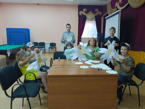 В Кильдееве дети мастерили ромашки ко Дню семьи