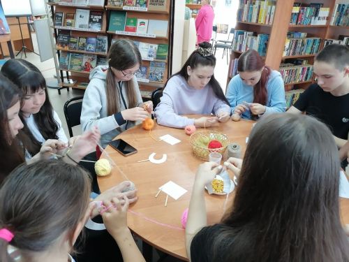 Үзәк китапханәдә бәхет дагасы ясадылар