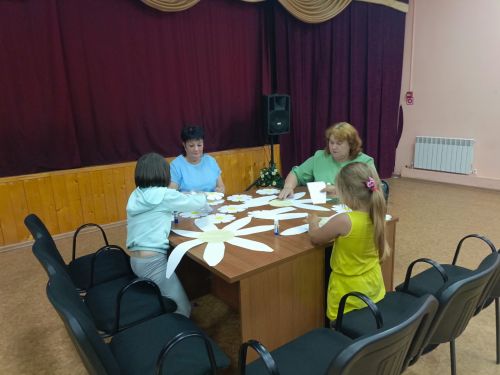В Кильдееве дети мастерили ромашки ко Дню семьи
