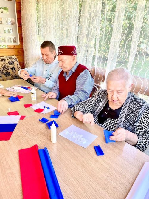 Верхнеуслонский Дом-интернат отметил день флага патриотическими мероприятиями