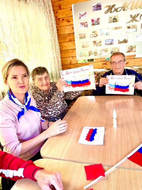 Верхнеуслонский Дом-интернат отметил день флага патриотическими мероприятиями