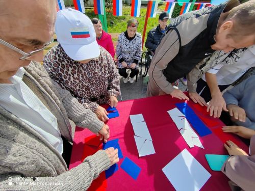 Верхнеуслонский Дом-интернат отметил день флага патриотическими мероприятиями