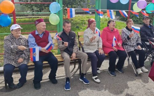 Верхнеуслонский Дом-интернат отметил день флага патриотическими мероприятиями