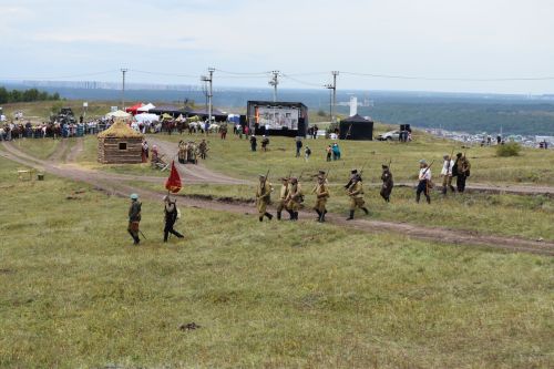 На Соколке реконструировали масштабное сражение Гражданской войны