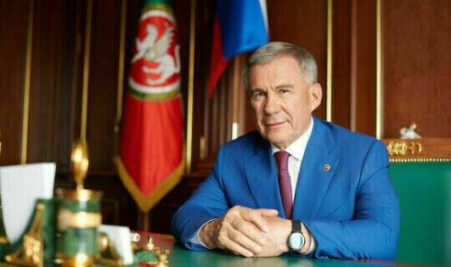 Минниханов поздравил татарстанцев с Днем Республики