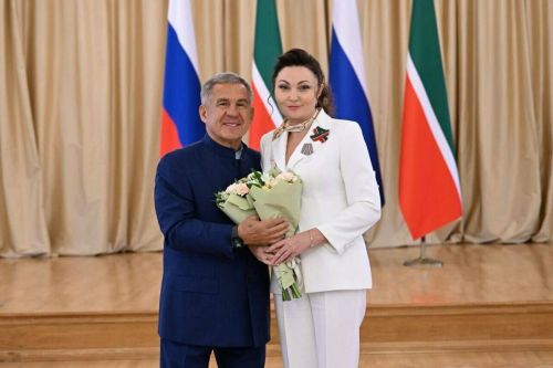 Ведущая Дина Газалиева награждена медалью «За доблестный труд»