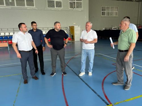 Верхний Услон посетил известный директор Центрального стадиона Казани