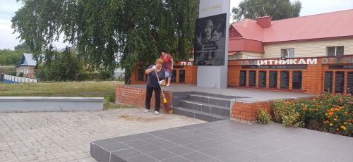 В Макулове привели в порядок памятник участникам Великой Отечественной войны
