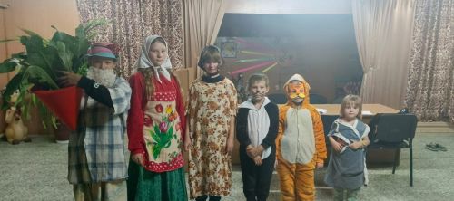 «Волшебный сундучок» и «Лучи светофора» порадовали ямбулатовских ребят