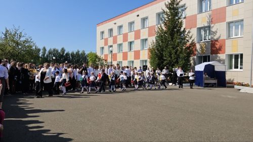 Торжественные линейки, посвящённые Дню знаний, прошли во всех школах района