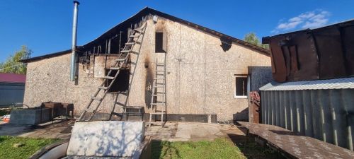 Жилой дом полностью уничтожен пожаром в поселке им. Кирова