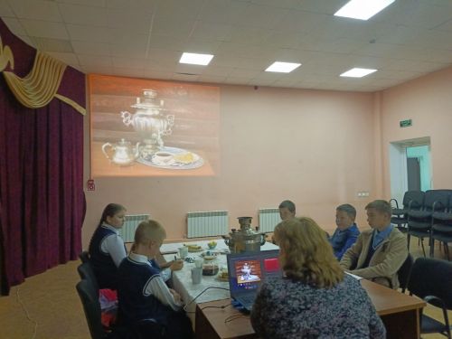 Фольклорные посиделки о традициях чаепития прошли в Кильдеевском СДК