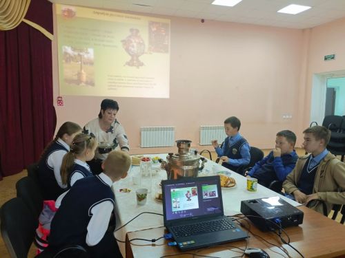 Фольклорные посиделки о традициях чаепития прошли в Кильдеевском СДК