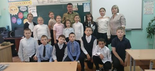 Боец СВО провел в Верхнем Услоне Уроки мужества