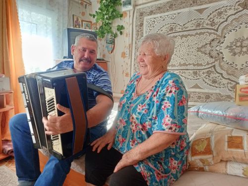 Акция «От чистого сердца» для пожилых людей в Макуловском поселении