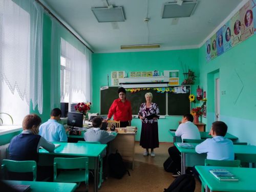 Печищеда фольклор һәм традицияләргә багышланган дәрес үткәрделәр