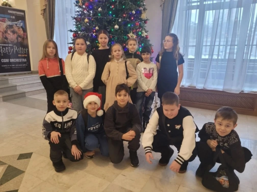 Яшь гимназистлар филармониягә Яңа ел әкиятенә сәяхәт кылдылар