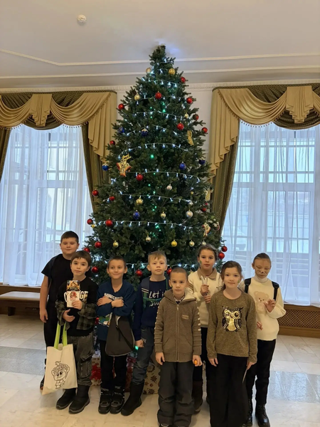 Яшь гимназистлар филармониягә Яңа ел әкиятенә сәяхәт кылдылар