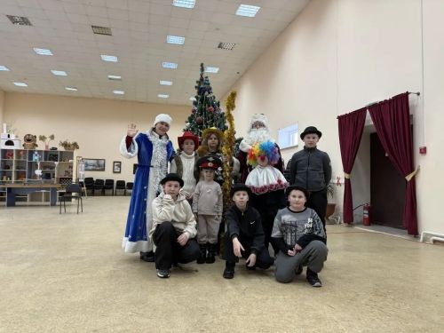 Дед Мороз и Снегурочка устроили «День веселых затей» в Введенской Слободе