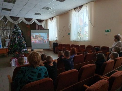 Фольклорная программа «Бабьи каши» прошла для детей в Макулове