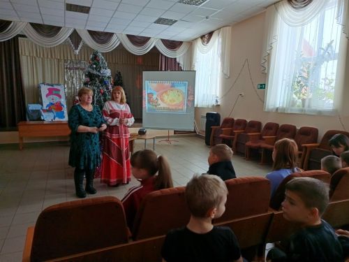 Фольклорная программа «Бабьи каши» прошла для детей в Макулове