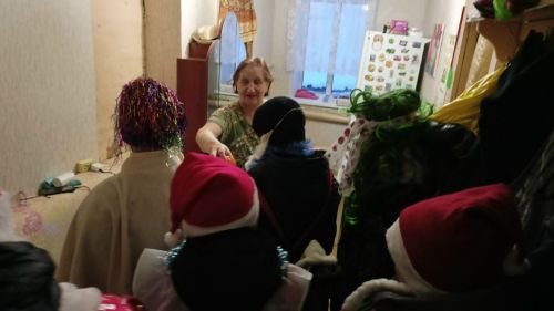 Дети в Кильдеево прошлись по селу с рождественскими колядками