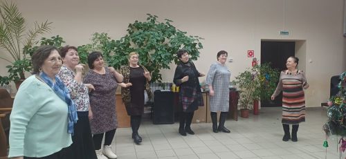 Праздничные посиделки для старшего поколения прошли в Макуловском ДК