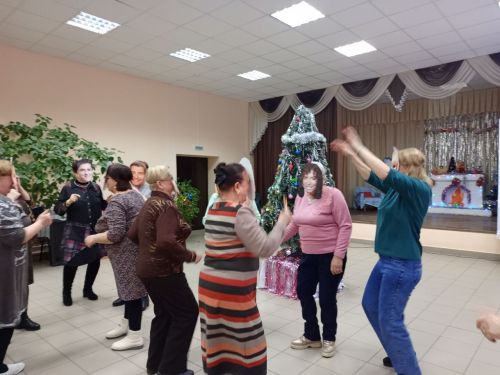 Праздничные посиделки для старшего поколения прошли в Макуловском ДК