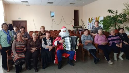 Праздничные посиделки для старшего поколения прошли в Макуловском ДК