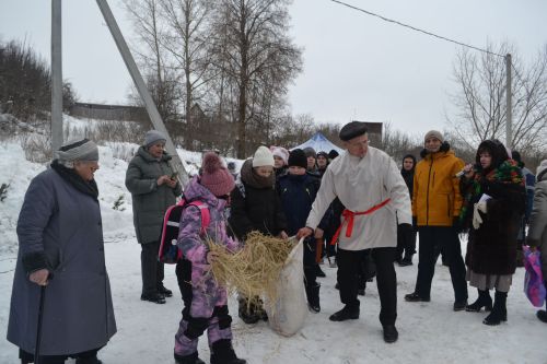 В Печищах отметили Крещение фольклором, соблюдая традиционные обряды