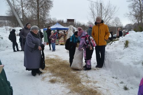 В Печищах отметили Крещение фольклором, соблюдая традиционные обряды