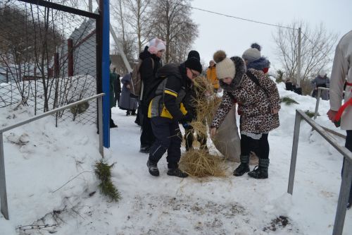 В Печищах отметили Крещение фольклором, соблюдая традиционные обряды