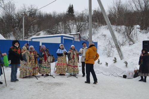 В Печищах отметили Крещение фольклором, соблюдая традиционные обряды