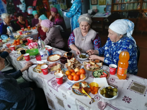 Кызыл Байракта үткән елны бергәләп озаттылар
