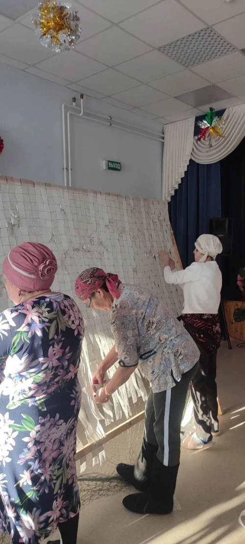 Бакча Сарайда Үзебезнекеләрне ташламыйлар