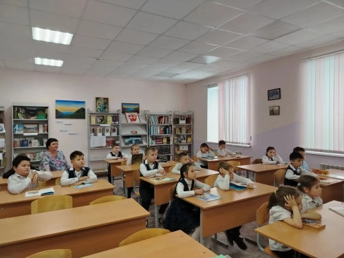 Гимназиядә балаларда китап укуга мәхәббәт тәрбиялиләр