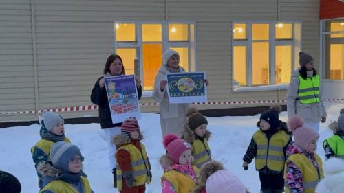 Верхнеуслонские дошколята провели акцию за безопасность на дороге