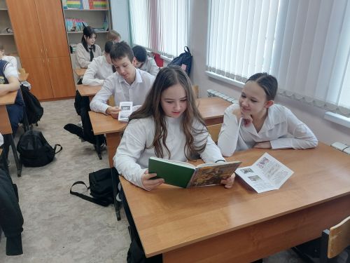 Библиотекари провели для гимназистов литературный час о Тукае
