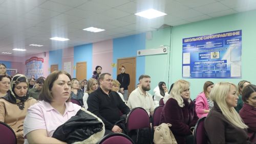 Глава Верхнеуслонского района ответил на вопросы родителей и педагогов