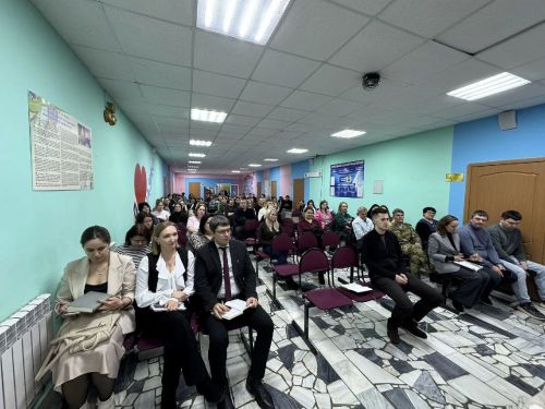 Глава Верхнеуслонского района ответил на вопросы родителей и педагогов