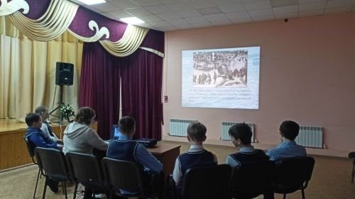 Урок мужества о блокадном Ленинграде провели для детей в Кильдеевском СДК