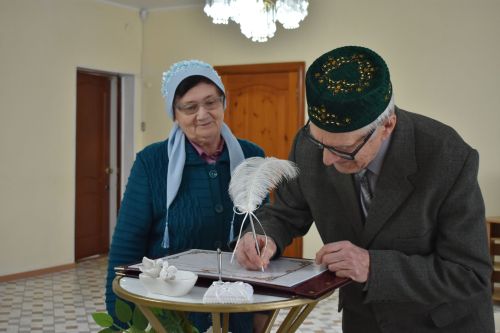 50 лет в согласии и любви: Залялетдиновы отметили золотую свадьбу
