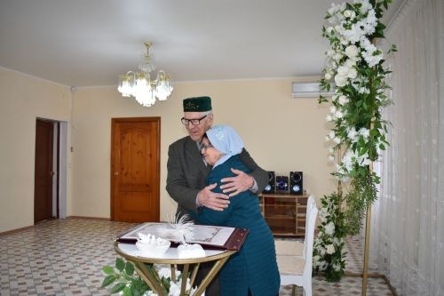 50 лет в согласии и любви: Залялетдиновы отметили золотую свадьбу
