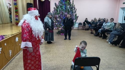 Новогодние забавы для детей устроили в Кильдеевском СДК