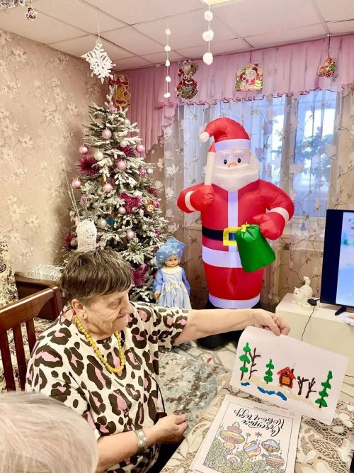 Третьеклассник в Верхнем Услоне проводит новогодние мастер-классы для пожилых
