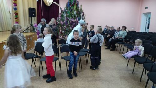 Новогодние забавы для детей устроили в Кильдеевском СДК