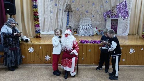 Новогодние забавы для детей устроили в Кильдеевском СДК