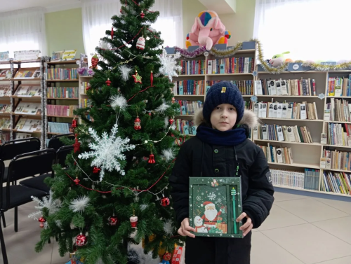 Балалар китапханәсе беренче укучыларын каршы алды