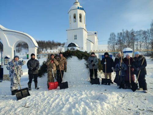 Жители Соболевского поселения вместе создали рождественский вертеп
